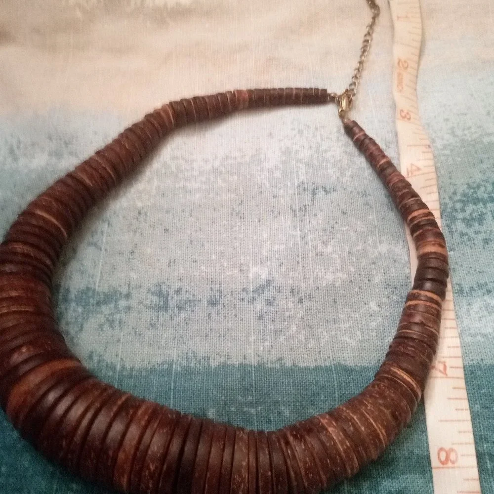 Wood Disc Necklace - Picture 3 of 5